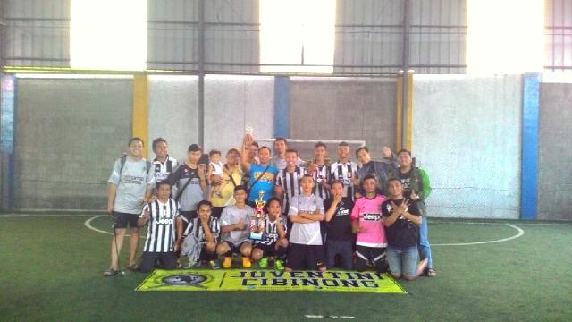 BianconeroCBN's tweet photo. Champions #TrofeoCbn2015 @Inter_Cibinong @UlgadBogorTimur #RomaCbn terima kasih kawan #KitaAdaUntukBersama http://t.co/VaJEnCANYB