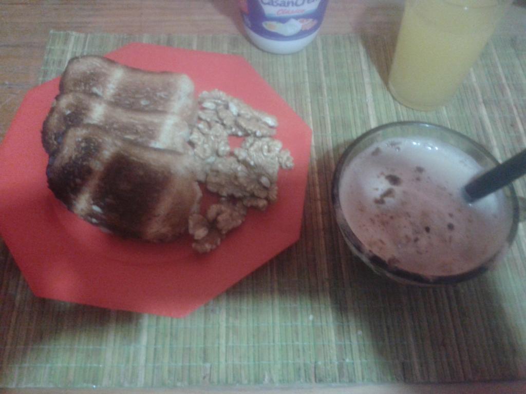 juanbillubi's tweet photo. Desayuno previo a la #mediamaratón #21kBsAs #halfmarathon nervios mode on http://t.co/3nxR8eMS3A
