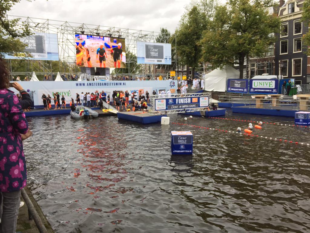 Alle zwemmers die deelnemen aan  #AmsterdamCity succes #letsbeatALStogether
