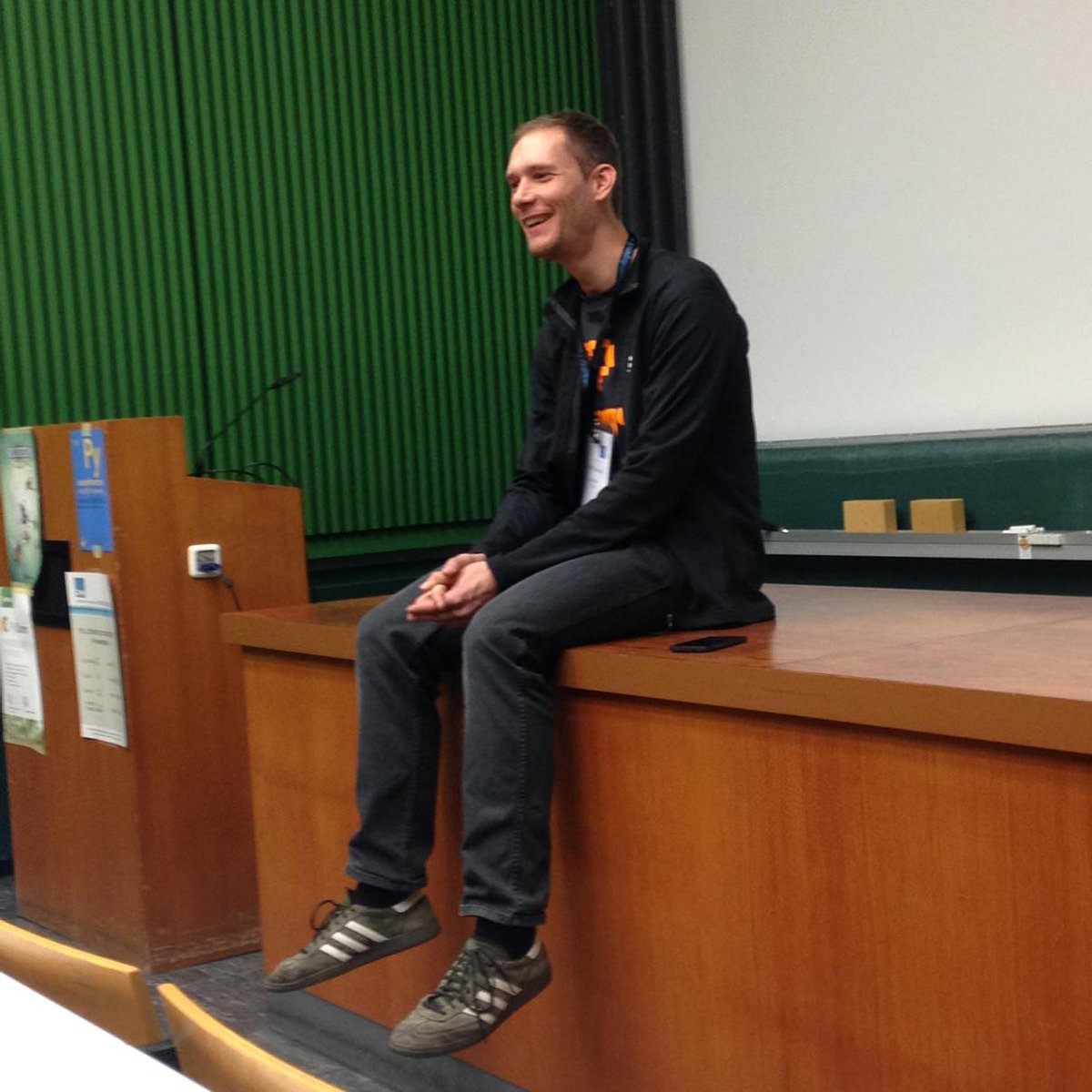 Andreas Hug from @OTS_BLN leading a discussion at #pyunconf on learning and teaching #Python
