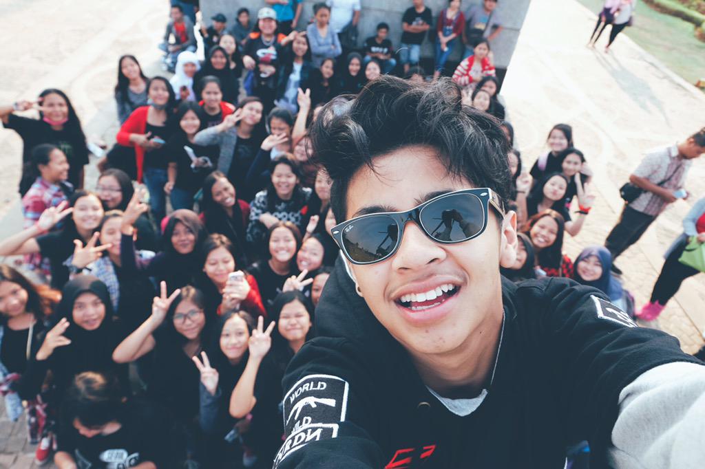 bastiansteel's tweet photo. monass dopeee!! http://t.co/POOmxxUP6I