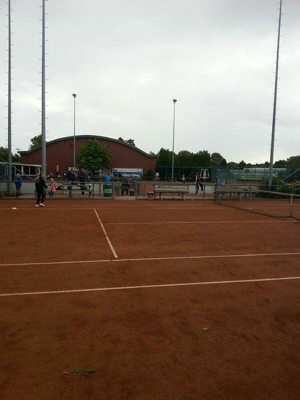 ltcfivelveld's tweet photo. Vanmorgen ging de jeugdcompetiie van start. In totaal deden er bijna 40 kinderen mee!! http://t.co/yRUG9S10VS