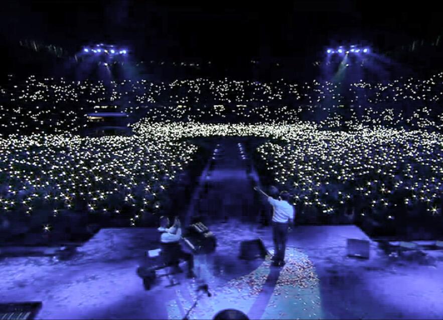 theohurts's tweet photo. 40,000 lights at the Stade De Suisse last night. What a night. Merci Vielmal Switzerland. x http://t.co/DB619MZ5g2