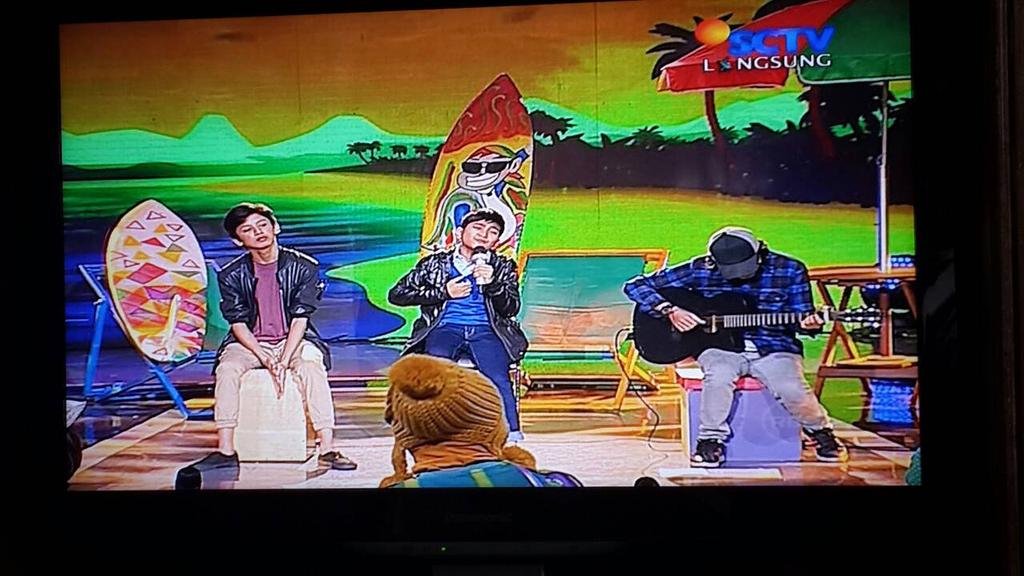 weareRayready's tweet photo. Udah puas belum liatin ka @Rayprasetya227 nya?? Nihh mimin kasih fotonya dehh http://t.co/T4HitVNPGY
