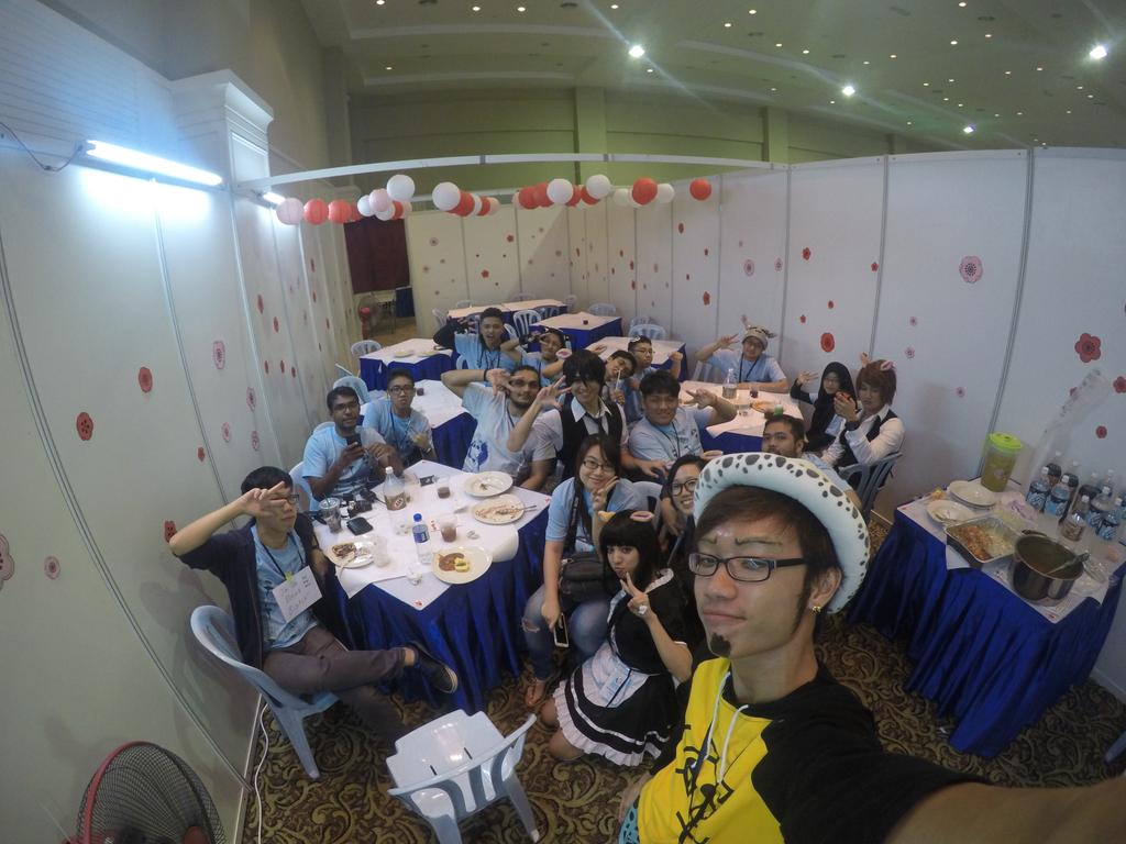 n4vin's tweet photo. #CFmini after-party. http://t.co/TEgHxctfkX