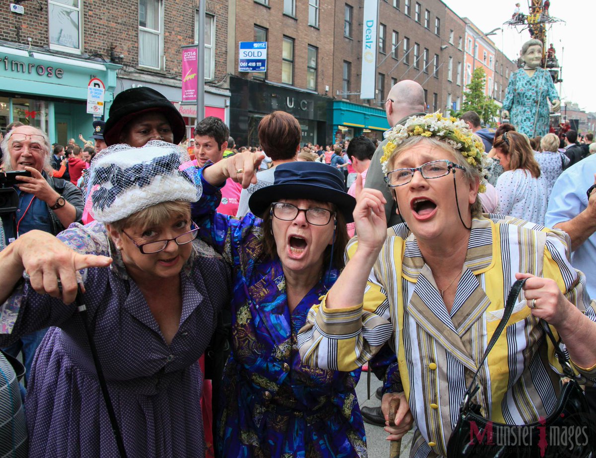 munsterimages's tweet photo. Its been a year since the #LimerickGiant walked among us! Happy Granniversary #Limerick now eyes on @Limerick2020 http://t.co/1YZU1m3uQ1
