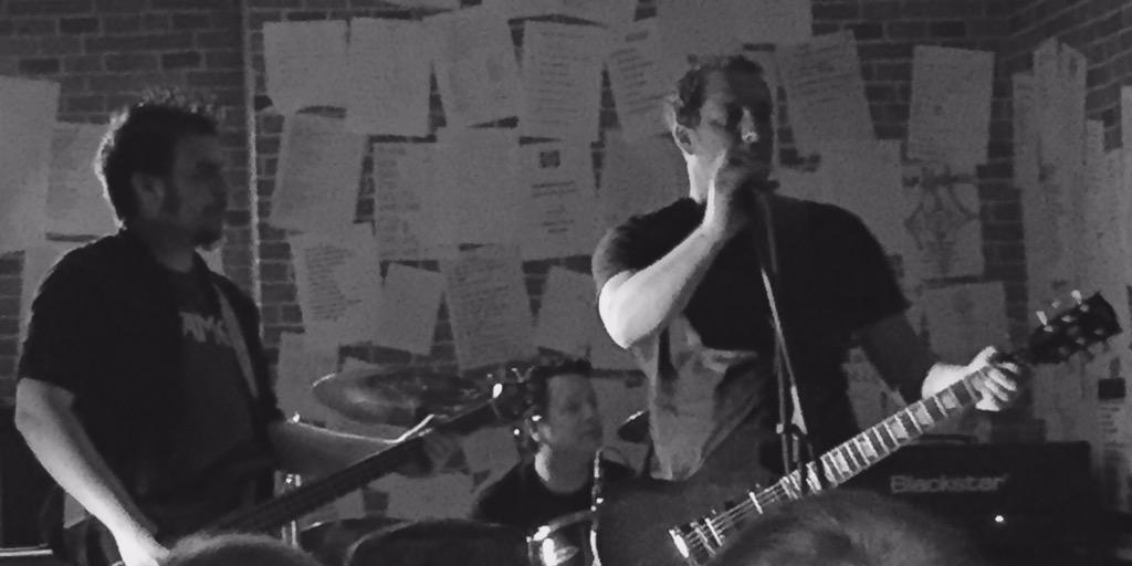 deafrowband's tweet photo. @TheHarpRestrung we had a great night with @MinustheRat but in real life..a brilliant rock and roll night. :) http://t.co/lOXay5BeYZ