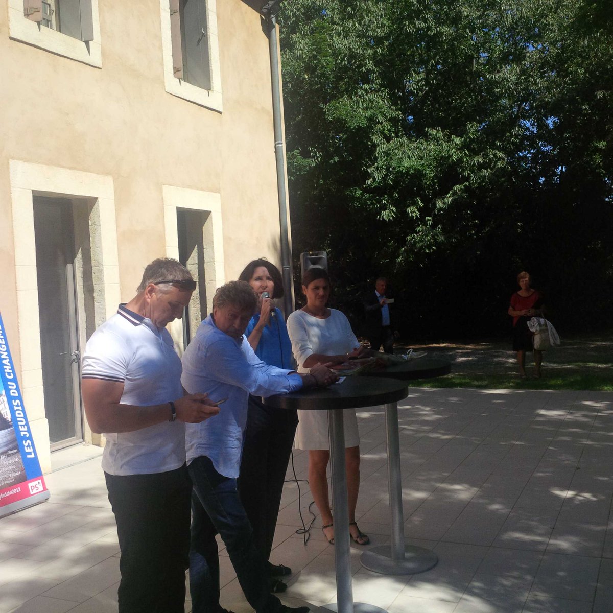 ALUCEDELAGE's tweet photo. @Ayledain @Vignal @damienalary virginie Roziere et Sébastien denaja. La fête de la 2 circo commence http://t.co/uMY6f3TV1q