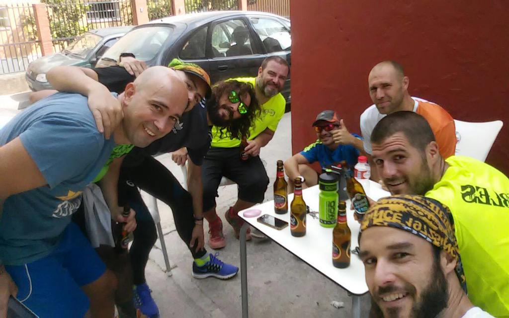 FiiBox's tweet photo. Ni los domingos descansan nuestros atletas y coach @inotentrena 
#TrailFiiBox #FamiliaFiiBox #Deporte #Salud #Grandes http://t.co/2YSh82sQW8
