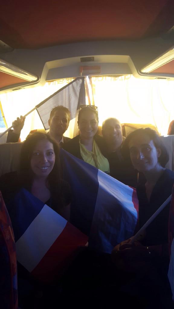 FlorentErard's tweet photo. #Fréjus dans le bus de retour, fin de l'#UDT2015. Motiver, Mobiliser, Rassembler ! #FN #FNJ #Régionales2015 http://t.co/PAErjd47QN