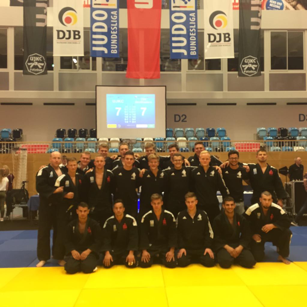 ujkcpotsdam's tweet photo. #Judo #Bundesliga #Viertelfinale #ujkc #Potsdam http://t.co/yy7BAQ7a0p