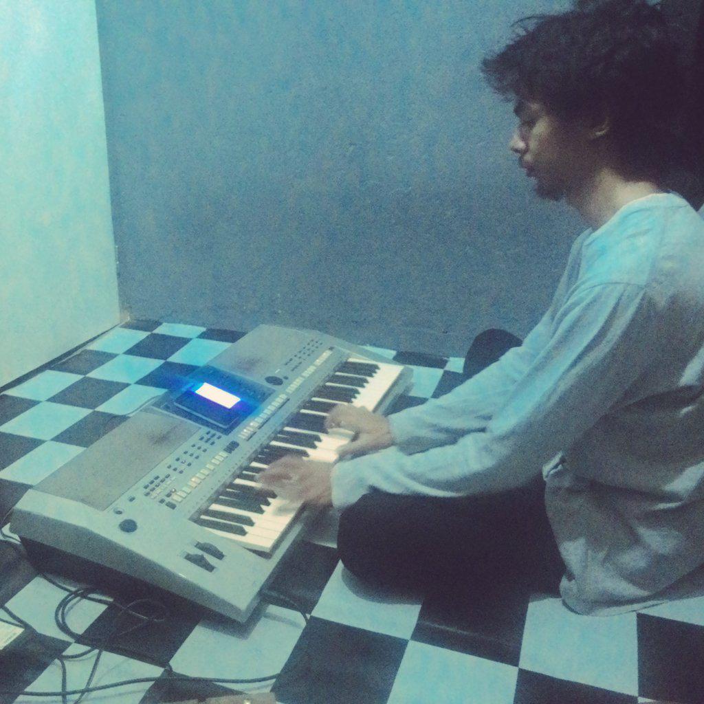 Terima kasih buat kakak Rendi yang udh mau ngisi patern keyboard lagu kita,keep solid kak :)