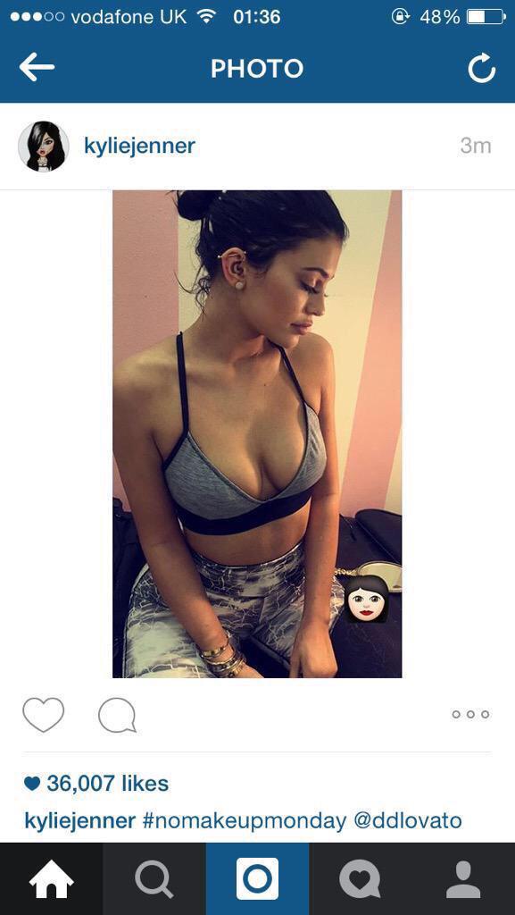 Jprz1321's tweet photo. Kylie who you think you're fooling boo? http://t.co/xpIPTt6Pbx