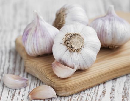 InTheKnow's tweet photo. Here's the correct way to roast garlic and make your meal pop: http://t.co/3YAkQH2MQ1 http://t.co/a5YYtms71V