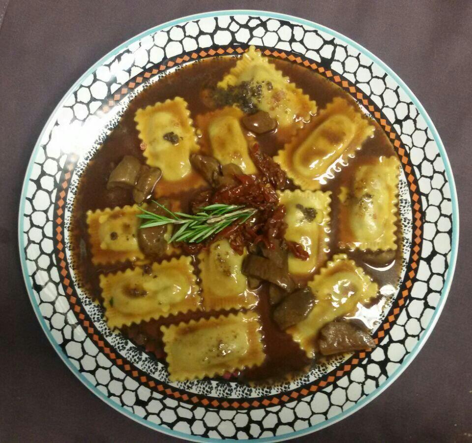 RestBergamotto's tweet photo. En nuestro restaurante podéis disfrutar de platos tan espectaculares como este Cannoli de Rabo de Toro: http://t.co/W7EDAWEhD3