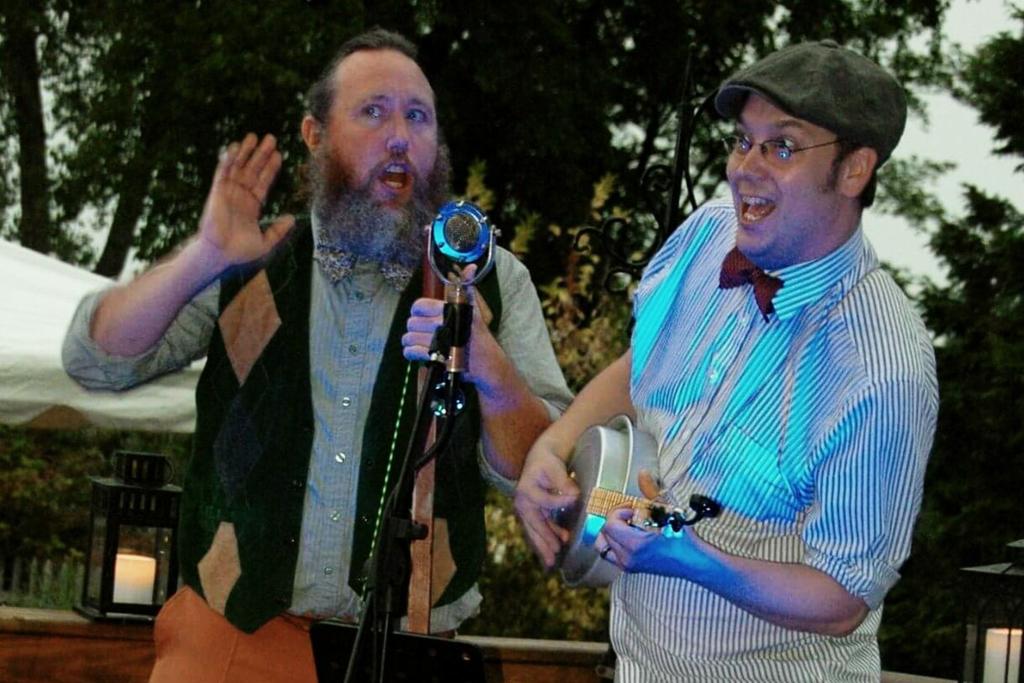PickleJugBand's tweet photo. Call n' response... #jugband #hokum #junkmusic #spasmband #ukelele #uke #prewarblues #edwina #edwinamic http://t.co/Qzt5ksvGiw