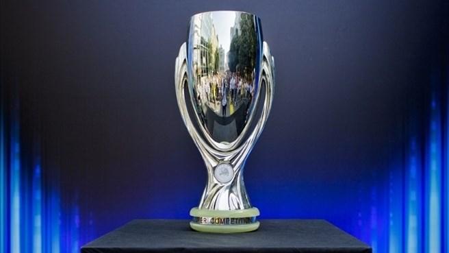 LionsFCOfficial's tweet photo. #LionsFCTrophyCabinet http://t.co/ieYwZgZf0L