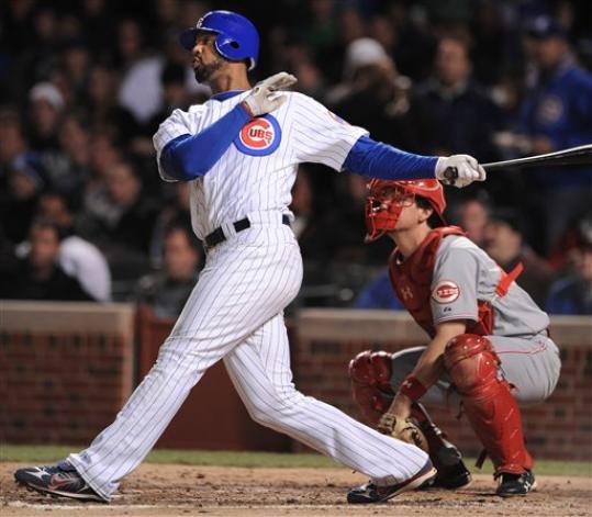 Hard to believe but this man, one of the guys I grew up watching is 40 years old. HAPPY BIRTHDAY Derrek Lee    