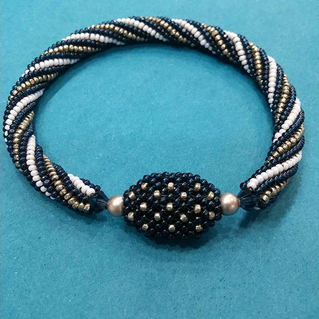 pocoInspired's tweet photo. Beautiful bracelet! #pocoinspired #seedbeads #whatourcustomersdid #beautiful #beadwork http://t.co/9jwwoOWcbt http://t.co/7Np50bPfPu