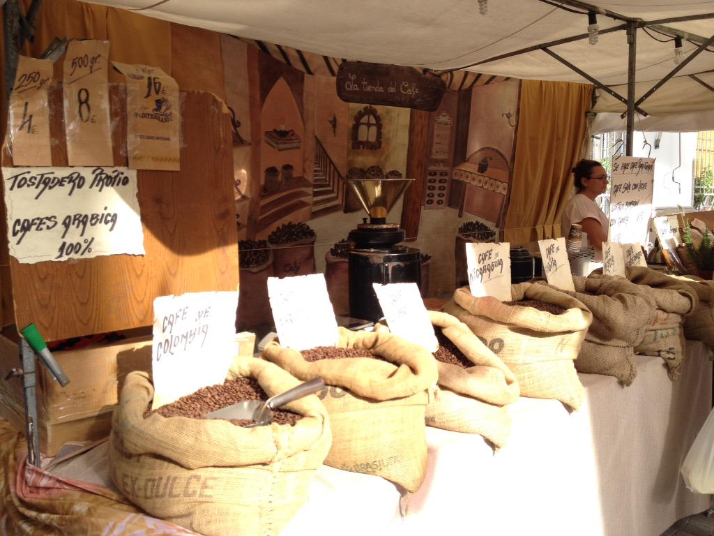 MediosHT's tweet photo. La tarde se anima de nuevo en el #zocoHT2015. ¿Has probado todos sus sabores? #HuétorTájar http://t.co/8TCHy7hXCH