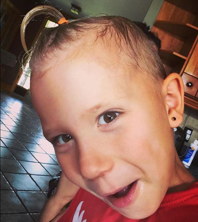 justinjackhails's tweet photo. Lol this is jaxon 😂 #EMABiggestFansJustinBieber http://t.co/S27wYqvJct
