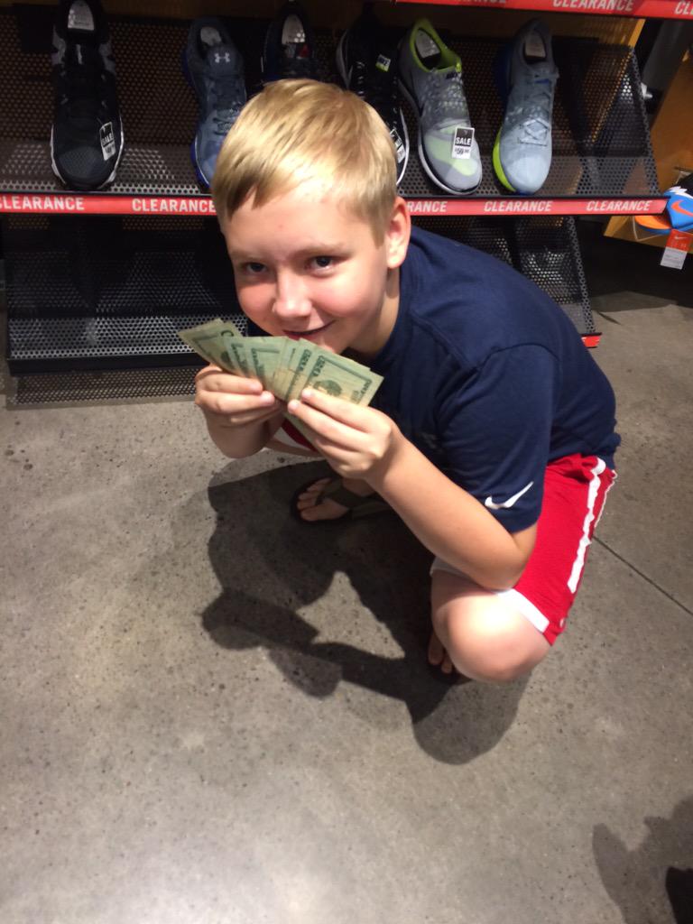 happy_mudkip's tweet photo. $200+ #futuregoon #goonintheworks http://t.co/ClxIx48R25