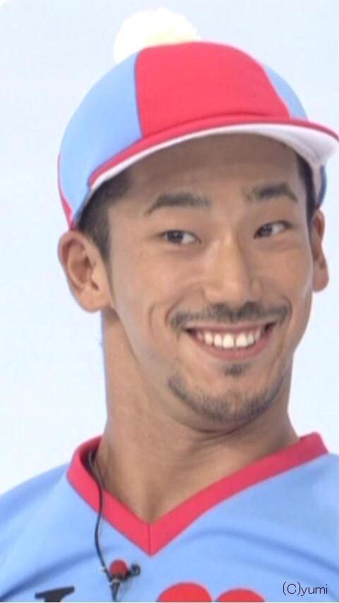 koto3jsb1's tweet photo. 直己さんの眉毛の形めっちゃかわいいねんけど💓

地味に整ってない感じとか
綺麗な黒色で羨ましい👯💕

しかも笑った時のかわいさｗ
いつまでも見れる😍

これからもめっちゃくちゃ
笑ってほしい😇

直己さんオラに力を✨
#直己さん最強🎁 http://t.co/xPFHnuozea