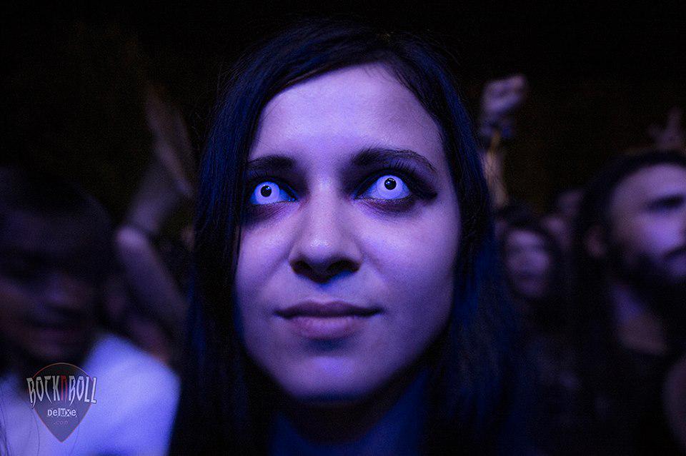 LemmyDanzing's tweet photo. Transylvania Metal festival-Rockstadt Extreme fest. Vampiria,hypnotized by the sounds of Gothic Metal band MOONSPELL http://t.co/azovbRvPdl