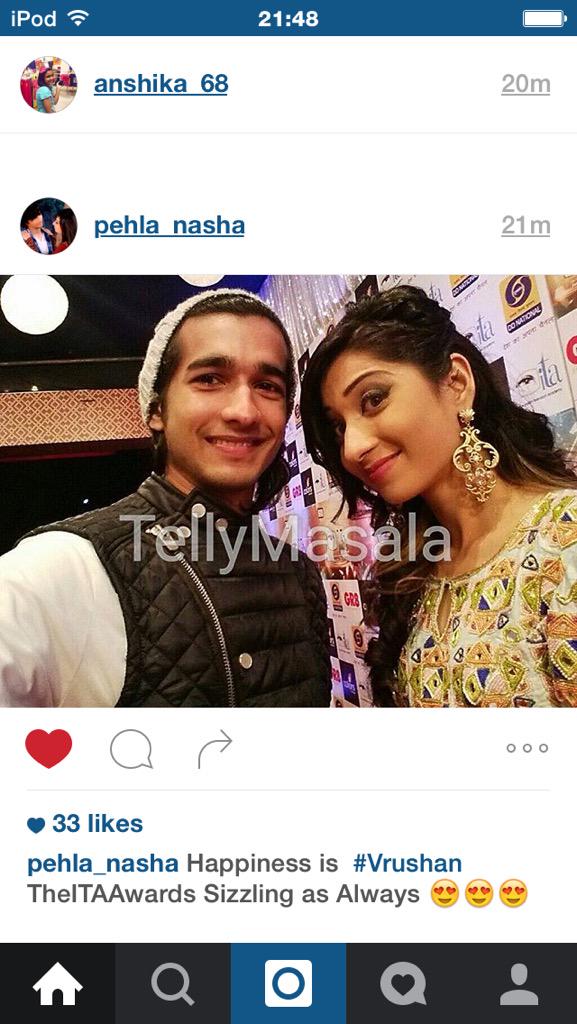 _anshiiikaa_'s tweet photo. #StunningLook #MyDoll #MyHandsome❤️❤️ #AngelicLook #TheirExpression 💙💙💗😘 #LoveYouBoth @VrushyyMehta @shantanum07 ✨💫💍🎀 http://t.co/ROOwifwwNz