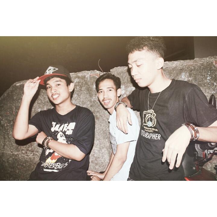 Meet up di partynya si Vocalist :) mas bassis, gitaris, drumer(is) hehehe