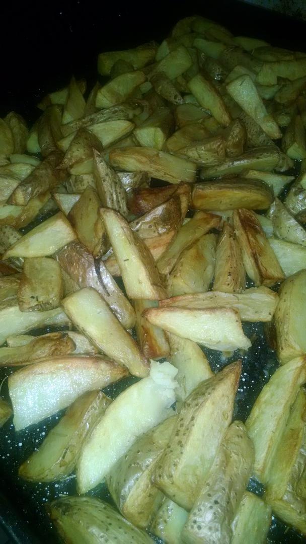 Hoy menú especial,baby back ribs c/papas al romero y ensalada coleslaw,imperdibles!!Llama al 4234147