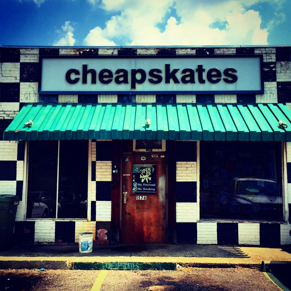 stafmagazine's tweet photo. proximamente en staf - cheap skates de memphis - foto: @davidmoreu #instago #ishout #instamood #photooftheday http://t.co/PF9x9V97fc