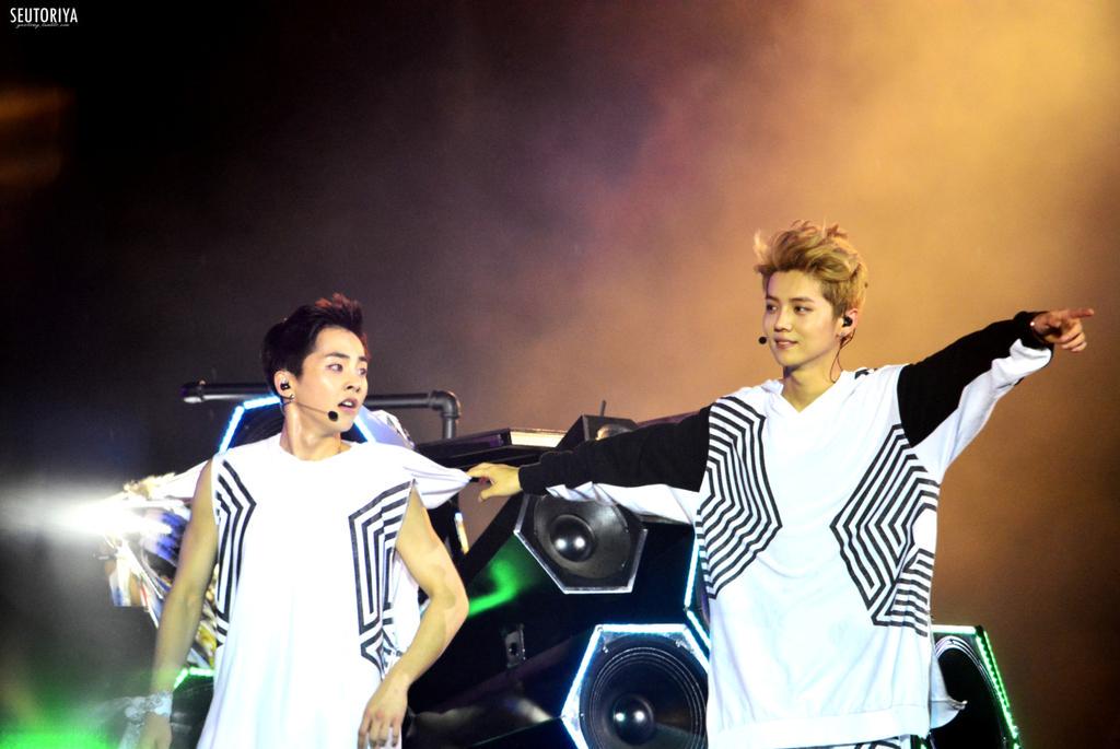 SINCE1987_'s tweet photo. 140906 Xiumin & Luhan #TLPinJKT #xiuhan
์์ง๋ ์ด ์๊ฐ์ ์ ๊ธฐ์ตํ๋คใ
ใ
http://t.co/3fNFMrSB3x