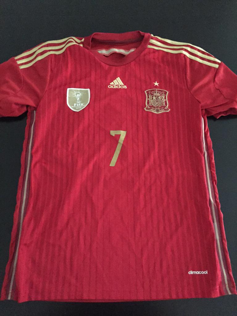 maillotdfoot's tweet photo. Espagne 14-15 http://t.co/h9MoATDius