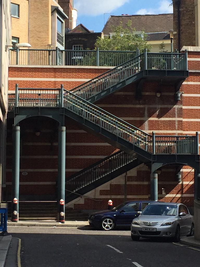 AccidentalLight's tweet image. #DifferentLevels #FleetRiverWalk