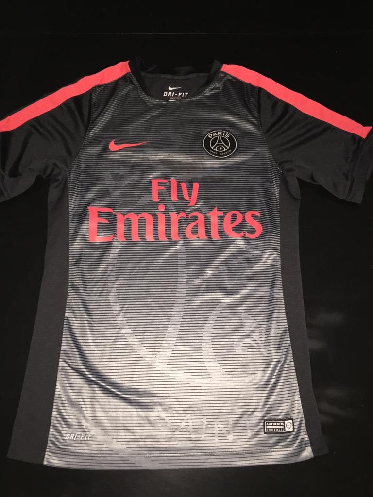 maillotdfoot's tweet photo. Psg training http://t.co/Inx7hi5Voh