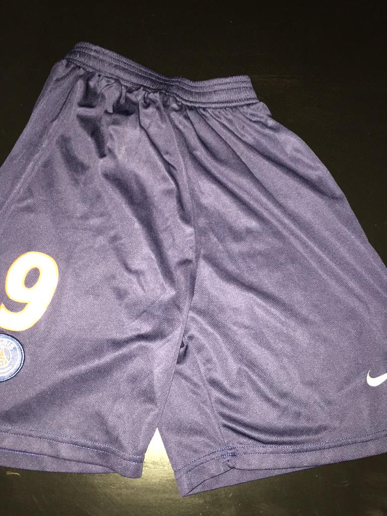 maillotdfoot's tweet photo. Plus le short pour 40€ http://t.co/JUCx3gHiEJ