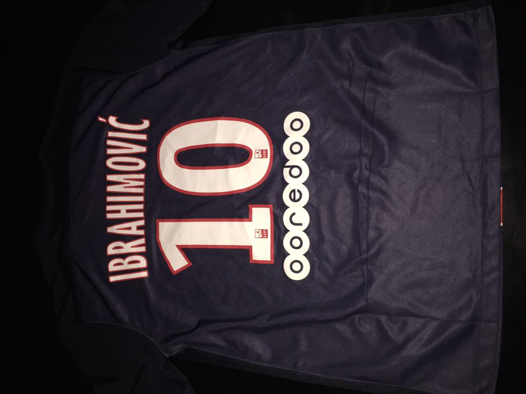maillotdfoot's tweet photo. Floqué IBra n10 http://t.co/CKJ6V3Et7H