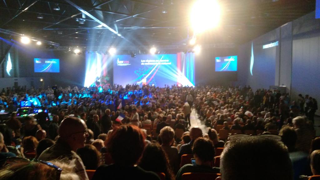 chrisbourg47's tweet photo. En direct de #UDT du #FN à Marseille.
Dans quelques minutes le discours de #MLP http://t.co/7N4Put3FH2