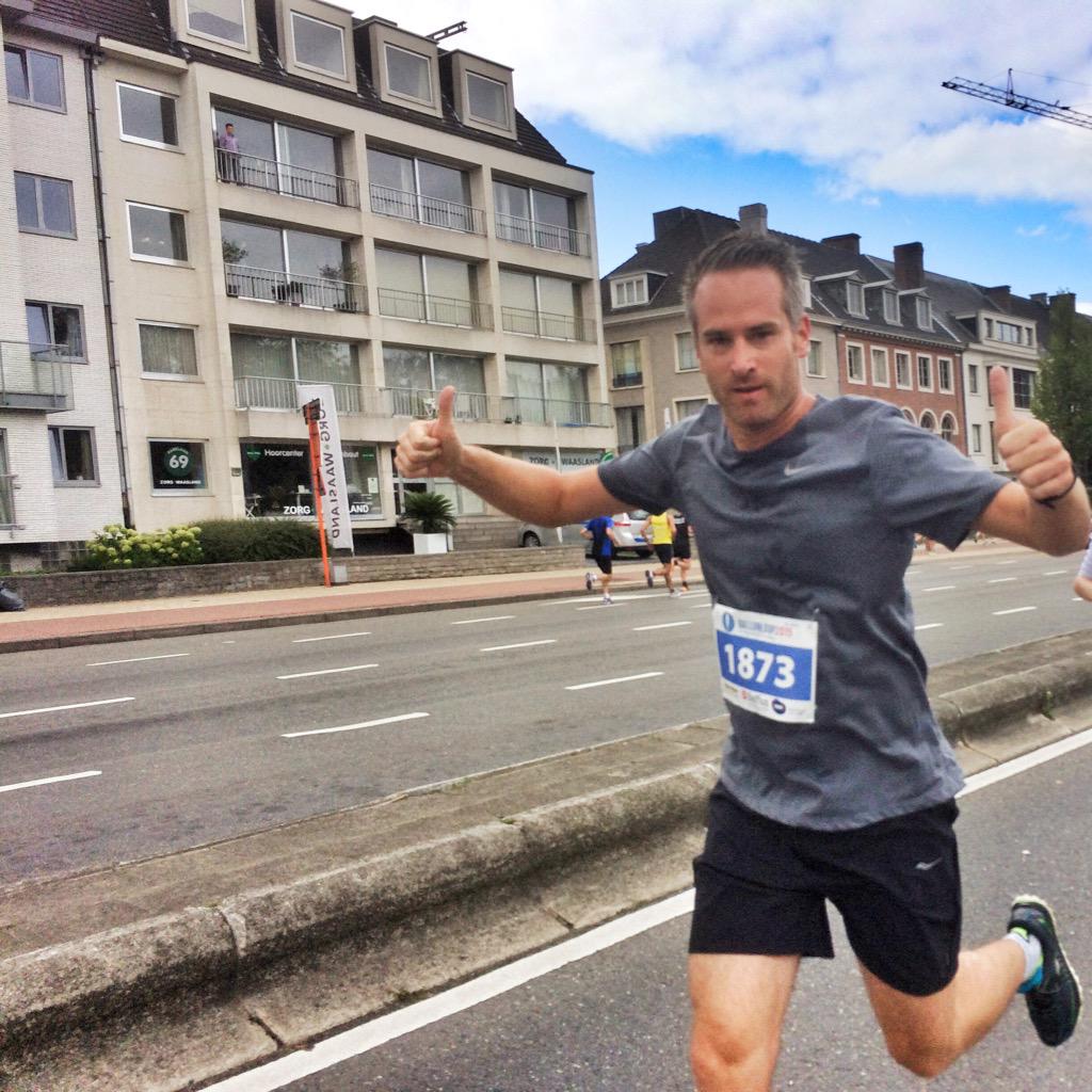 lindemerckpoel's tweet photo. Sint-Niklaas mag trots zijn vandaag. @stijnvandevoorde loopt en zweet als een beest in de #ballonloop Go tiger! π― http://t.co/Vxoz7oAmDj