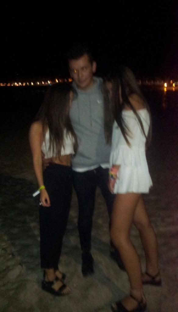 anitacolis's tweet photo. Creo que estuvo mal 💕🎉 http://t.co/XtlsoHpT0D