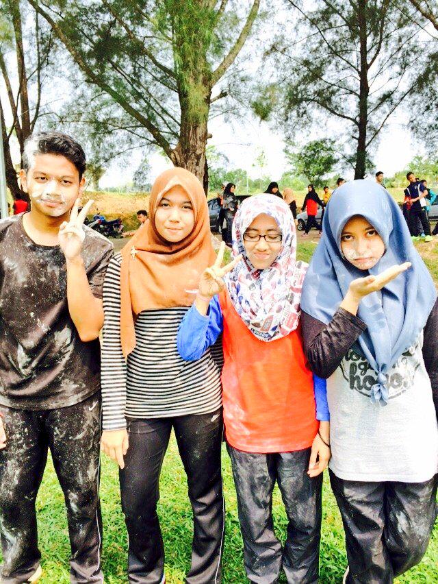 FarahNurHusnaa's tweet photo. Mandi tepung sudaaaa...
#Familyday mytecc
#sciencecomputer
#uitmpahang http://t.co/zjCMOOSvKS