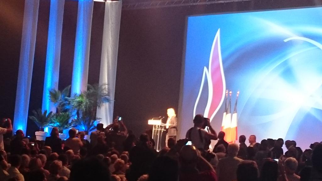 droopiedoo's tweet photo. Lancement du discours de Marine Le Pen #fn83 #UDT2015 @MLP_officiel @FN_officiel @RBleuMarine http://t.co/asRn7CnPIu