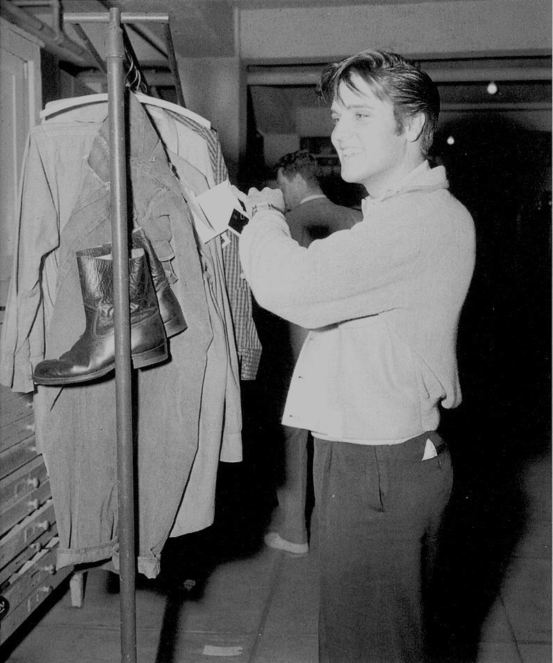 Lord Christopher Laverty On Twitter Elvis Checks Out His Edith