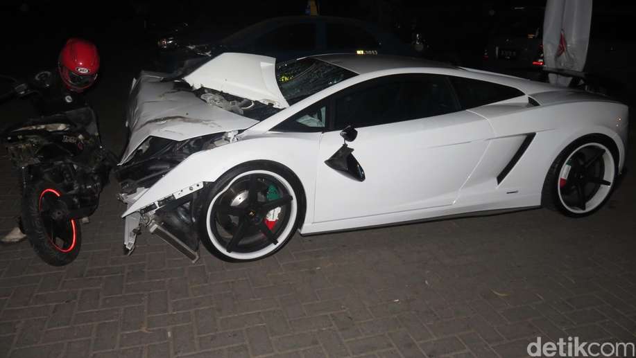 Liles, Pengemudi Lambo yang Tabrak Motor di Kelapa Gading Diperiksa Polisi detik.id/VtOvXR