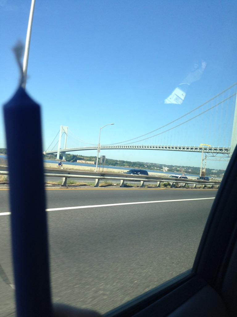 GenderWax's tweet photo. getting on the bridge to Staten Island ! we're going to Jersey! http://t.co/WbTnZRmbf1