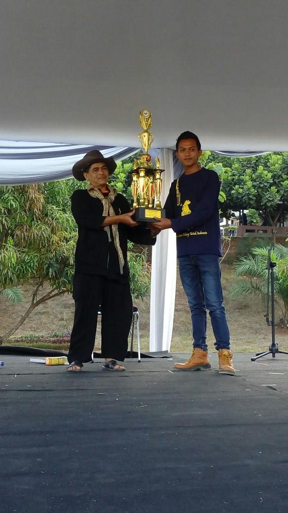 Dan juara umum pada kontes ayam pelung 2015 ini diraih oleh Kota Garut.. :D