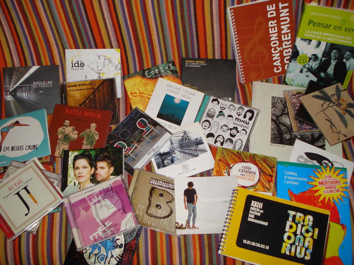 Des d'#iCatfolk, el programa de música d’arrel d'@iCatpuntcat, us diem adéu facebook.com/iCatfolk #moltesgràcies