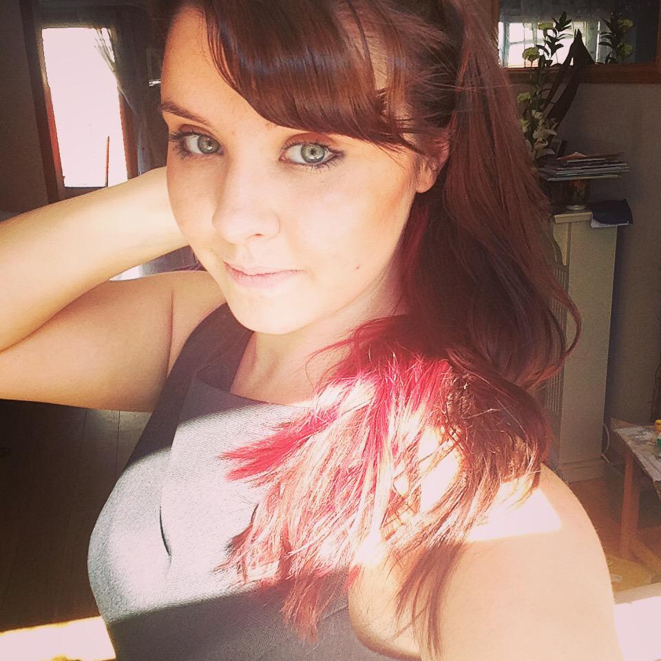 CalziLu's tweet photo. #pinktomaketheboyswink #pinkhair #pink #girly #cutehair http://t.co/RT8SAb3Pqd