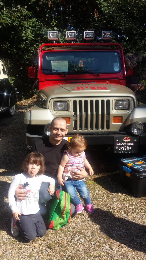 princess_stokes's tweet photo. @jpjeep12uk enjoying the classic &amp; sports car event at The Concorde Eastleigh #JP12UK http://t.co/0sgFSIioYm